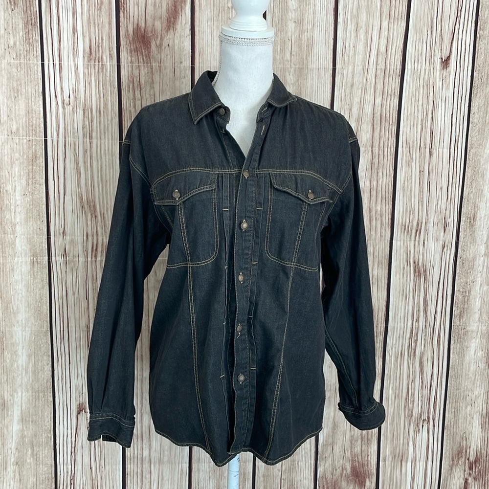 *Lizwear Lightweight Faded Black Button Down w/Tan Stitching & Flower Button
